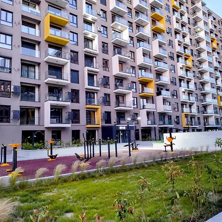 דירה E N A East Gate Living סקופיה